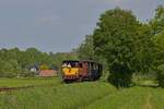 Lok 6  Magda  des Museum Buurtspoorweg zieht am Nationalen Dampfzugtag einen Pmg nach Haaksbergen (09.05.2024)