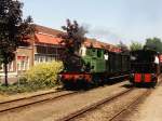 Dampfloks 657 und 2 der MBS (Museum Buurt Spoorweg) auf Bahnhof Haaksbergen am 24-5-2001. Bild und scan: Date Jan de Vries.