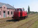 Lok 12 (ehemalige DL1 der Wittlager Kreisbahn) der Stichting Stadskanaal Rail (STAR) auf Bahnhof Stadskanaal am 25-4-2011.