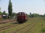 Lok 12 (ehemalige DL1 der Wittlager Kreisbahn) der Stichting Stadskanaal Rail (STAR) auf Bahnhof Stadskanaal am 25-4-2011.