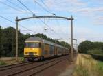 1726 und Doppelstockwagen 7478 mit Regionalzug RE 9666 Nijmegen-Deurne bei Vlierden am 17-7-2012.