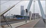 Alstom Citadis 2035 auf der Erasmusbrug. (05.04.2014)
