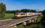 1761 mit dem IC 240 (Berlin Ostbahnhof - Amsterdam Centraal) bei Rijssen 14.9.23