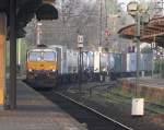 6603 (Class66) der ERS Railways fhrt mit einen Containerzug in Wanne-Eickel HBf. ein. 11.04.2007