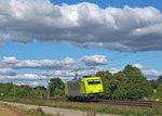 Alpha Trains Belgium 119 008 (NVR-Number: 91 76 0119 008-0 N-RHC), vermietet an Rheincargo, in Richtung Osnabrück (Vehrte, 04.10.16).