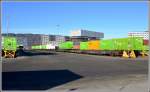 Container Terminal in Trondheim mit mehrheitlich grünen bring-logistics Container. (13.03.2015)