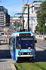 OSLO (Provinz Oslo), 07.09.2016, Wagen 116 als Linie 19 nach Ljabru bei der Einfahrt in die Haltestelle Kontraskjæret