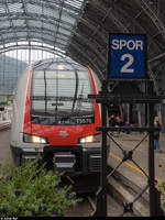Vy BM 75 570 als Lokaltog nach Voss am 22. August 2019 im Bahnhof Bergen.