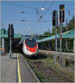 Ein SBB ETR 610 ist von Zürich nach München unterwegs und konnte beim kurzen Halt in Bregenz fotografiert werden. 

14. August 2021