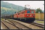 1110 028 + 1110 002 mit Güterzug in Bruck an der Mur am 9.07.1998.