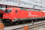 Ein nicht alltäglicher Gast am Innsbrucker Hbf. BR 185 603-8 der Rhein Cargo bespannte den 
DRV13489  Schneeexpress  von Hamburg nach Bludenz. Aufgenommen am 10.2.2018