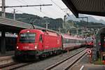 Einfahrt von 1216 021 (E 190 021) am Abend des 03.07.2018 mit dem EC 82 (Bologna - Innsbruck Hbf)auf dem Gleis 6 des Zielbahnhofes. Aufgrund einer Baustelle zwischen Rosenheim und München, endete der Zug bereits in Innsbruck.