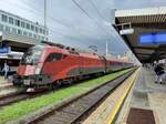 ÖBB 1116 246 mit dem RJX 564 vom Flughafen Wien, am 28.07.2021 in Innsbruck Hbf.