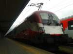 1116 249-4  Flagge  als railjet 867 (Innsbruck Hbf - Wien Westbahnhof) am 15.5.2015 in Innsbruck Hbf.
