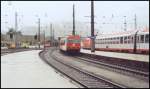 8073 080 wird von der 1144 245 als Regionalzug von Innsbruck nach Rosenheim in den Bahnhof Kufstein geschoben. Aufgenommen im Sommer 2005.