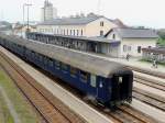 Am 568010-40361-2, der IGE hält mit einem Dampfzug am Bhf. Ried; 141005