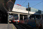 Auf Bahnfoto-Tour durch Wien - eine Chronologie (Di. 04. Feb. 09:59)

Der Zug der Baureihe 4024 nach Marchegg hat sich in Bewegung gesetzt und unterfährt dabei den Hochbahnhof der U-Bahnlinie U2.

Da der Bahnhof Wien-Stadlau schon in der +1 Ebene liegt, liegt der U-Bahnhof noch ein weiteres Stockwerk darüber in recht hoher Lage.

04.02.2025 (M)