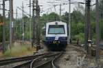 4020 301 und 4020 222 fahren als S9 aus Liesing gerade aus und werden bald ihren Endbahnhof Mdling erreichen.