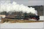 Beim Winterdampf im Hausruck fhrt die Dampflok 01.533 der GEG mit SDZ 16188 von Simbach nach Attnang-Puchheim.