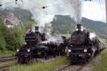 310.23 und 109.13 bei der Parallelausfahrt aus dem Bahnhof Spital am Semmering am 12.6.2005