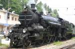 310.23 whrend eines Fotohaltes im Bahnhof Semmering. (12.6.2005)