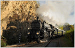 310.23 mit dem Sonderzug 17264 von Wien nach Spitz am 28.10.2016 bei der Einfahrt in Stein-Mautern.