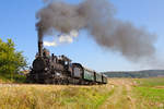 Auch die ehemalige Südbahnmaschine 17c32 führte 2011 einige Sonderzüge nach Ernstbrunn. Hier ein Bild vom 24. September am Mollmannsdorfer-Berg.