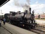 BR 30.33 mit dem REX 7388 wartet auf seine Abfahrt nach Ernstbrunn; 29.5.10; Korneuburg