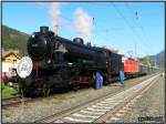 33 132 und 1044 040 mit dem Sonderzug aus Knittelfeld zum wassernachfllen im Bahnhof Friesach.