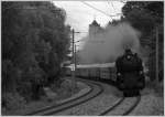 Den zweiten Dampfzug des Tages von Wien Heiligenstadt nach Spitz/Donau bespannte die 33 132, hier zu sehen kurz nach der Durchfahrt in Greifenstein.