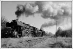 Mit 1600 Tonnen am Haken verlassen 52 8079 und 52 8075 den Bahnhof Marksuhl Richtung Eisenach Gbf.