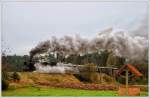 52.4984 mit ihrem Fotosonderzug R 16612 von Retz nach Drosendorf am 22.10.2009 kurz vor Zissersdorf im Waldviertel aufgenommen.