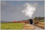 52.7612 mit dem Planrbenzug VG 75013 von Mistelbach nach Hohenau am 31.10.2009 kurz vor Hauskirchen im Weinviertel.