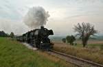 BR 52 1001 bringt den REX 7388  NostalgieExpress Leiser Berge  von Korneuburg nach Ernstbrunn.