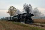 52 100 fhrt an einem trben, windigen Herbsttag mit REX 7396 von Korneuburg nach Ernstbrunn.