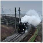 52.100 mit dem SDZ R17075 von Sigmundsherberg zurck nach Wien/Heiligenstadt; hier auf der Hangbrcke bei Limberg-Maissau; 20.2.2011