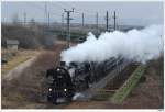 52.100 mit dem SDZ R17075 von Sigmundsherberg zurck nach Wien/Heiligenstadt; hier auf der Hangbrcke bei Limberg-Maissau; 20.2.2011