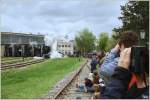 Vor den vielen Gsten prsentiert sich 52.100 bei der Lokparade im Eisenbahnmuseum in Strasshof - 175 Jahre Eisenbahn in sterreich.