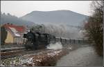 52.4984 mit SR 14091 (Woe - Gt), aufgenommen am 24.12.2012 kurz vor der Haltestelle Miesenbach-Waidmannsfeld in Reichental.