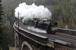   SR 14221 mit 52 4984 und 1040 01 bei der berquerung der Kaltenrinne in richtung Mrzzuschlag (Mz); am 06.01.2013