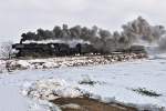 Wie hier schon mehrfach gezeigt, nun auch ein Teil meiner Fotos vom  WINTERDAMPF : 52 100 mit dem Zug 14370, unterwegs nach Ernstbrunn, hier kurz vor Wetzleinsdorf.