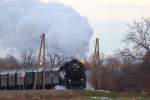 SEK 52.100 mit dem SR 14009 von Wien Meidling nach Willendorf am 08.Dezember 2013 kurz vor Winzendorf.