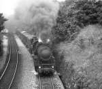 BB 52.7120 mit Gterzug bei der Durchfahrt durch Gersthof auf der damals noch nicht elektrifizierten Wiener Vorortelinie, 18.06.1970.