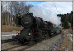 Dampfsonderzug E 16065 von Wien nach Mrzzuschlag mit 52.4984 und 1041.15 am 6.1.2007 auf der Semmering Sdrampe bei der Ausfahrt aus dem Semmeringtunnel.