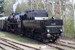 LOKTM 52.4984 vor dem SR 14586 am 12.April 2015 im Heizhaus Strasshof.