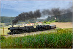 52.100 und 52.1227 mit ihrem SR 17086 von Graz über den Wechsel nach Wien am Söchauer Berg am 16.9.2016.