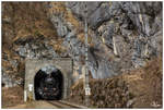 78.618 fährt mit SR 14483 aus dem Hieflauer Tunnel. 
17.03.2018