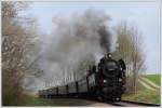 GEG 78 618 mit einem Fotopersonenzug am 21.4.2010 kurz vor Eberschwang, unterwegs als SLP 19439 von Attnang-Puchheim nach Ried.