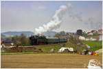 Fotodampfzug mit der 78.618 am 21.4.2010 mit dem SGAG91146 (Hausruck - Attnang-Puchheim) bei der Ausfahrt aus dem Bahnhof Ottnang-Wolfsegg.