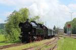 78 618 mit dem R 1534 von Timelkam Haltestelle ber Puchkirchen nach Ampflwang, hier zum sehen bei der Ausfahrt aus dem Bahnhof Timelkam; am 18.05.2013